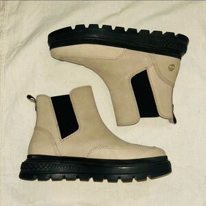 Timberland Light Tan Chelsea Boots with Black Soles